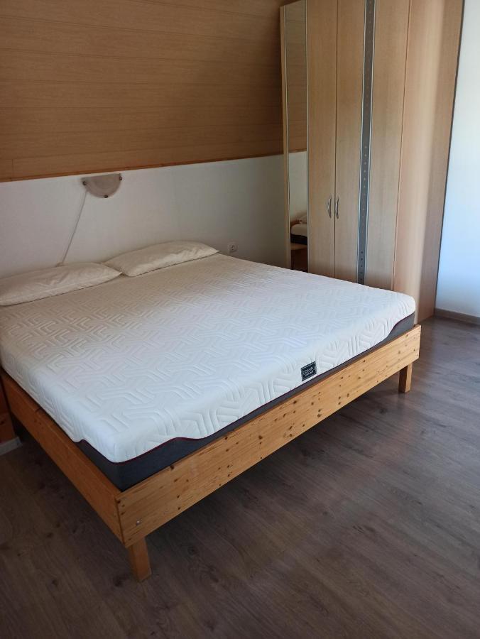 Aniko Apartmanhaz บาลาตอนเฟิลด์วาร์ ภายนอก รูปภาพ