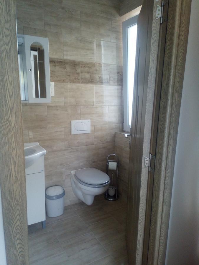 Aniko Apartmanhaz บาลาตอนเฟิลด์วาร์ ห้อง รูปภาพ